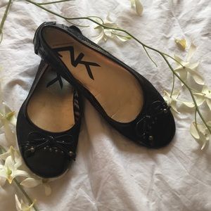 Anne Klein Buttons Flat
